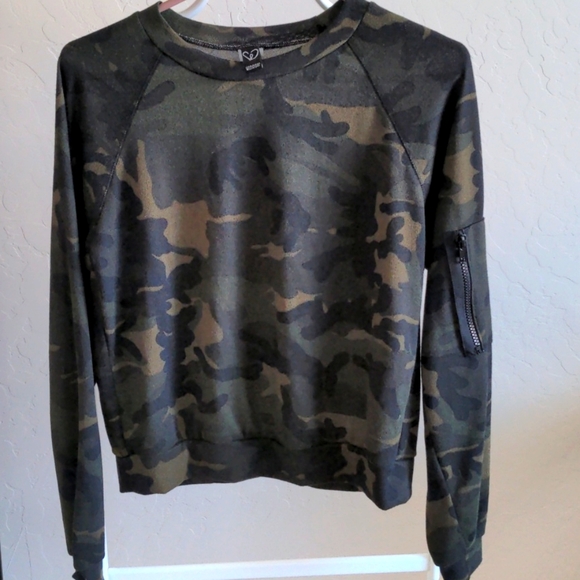 Windsor Tops - Windsor camo long sleet top